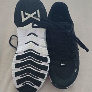 Women size 7 Nike Free Metcon 5